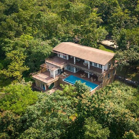 Eden Glade - Khopoli - Mountain-View Villa With Private Pool, Spacious Decks & Indoor Activities Ngoại thất bức ảnh