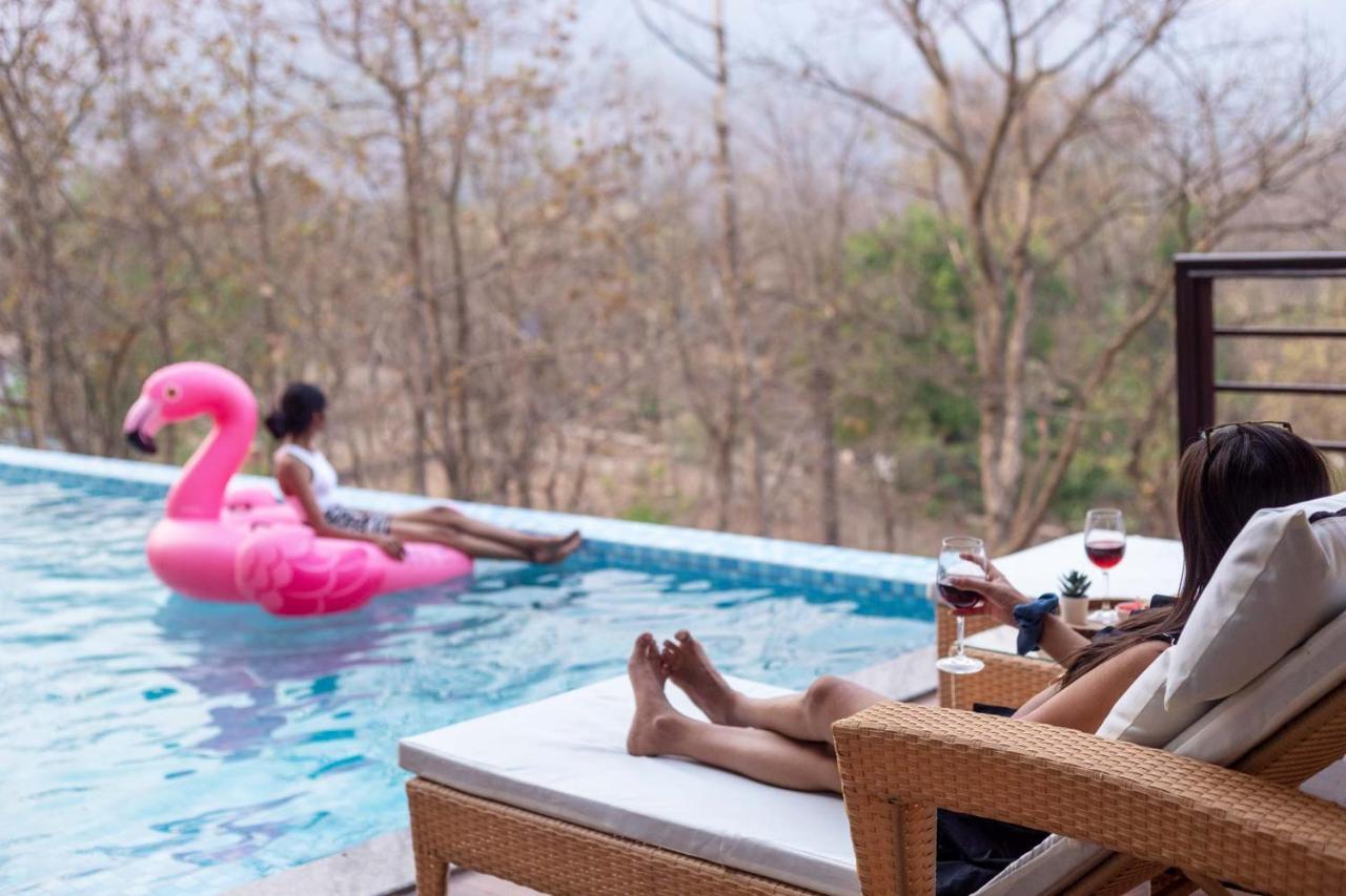 Eden Glade - Khopoli - Mountain-View Villa With Private Pool, Spacious Decks & Indoor Activities Ngoại thất bức ảnh