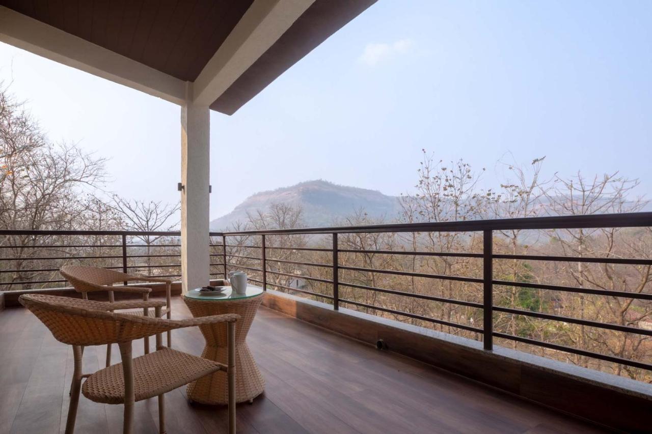 Eden Glade - Khopoli - Mountain-View Villa With Private Pool, Spacious Decks & Indoor Activities Ngoại thất bức ảnh